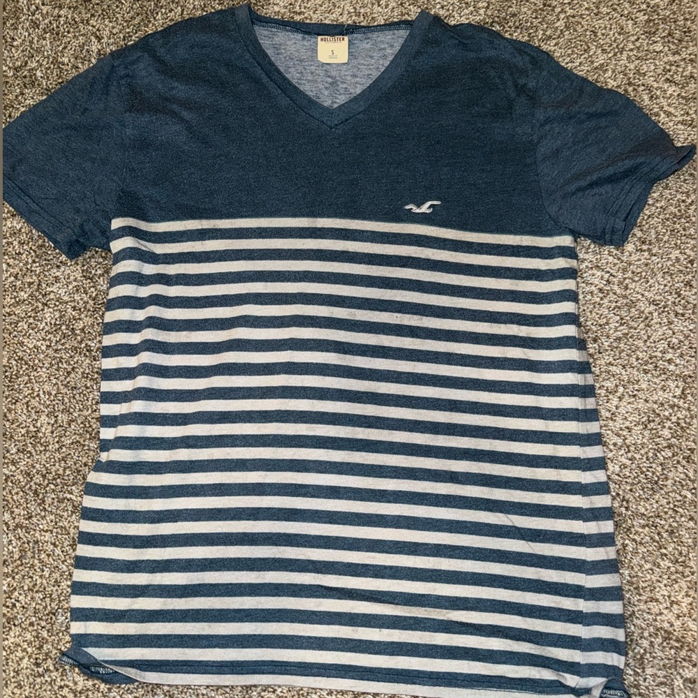 Hollister Men’s Blue & Gray Striped V-Neck T-Shirt